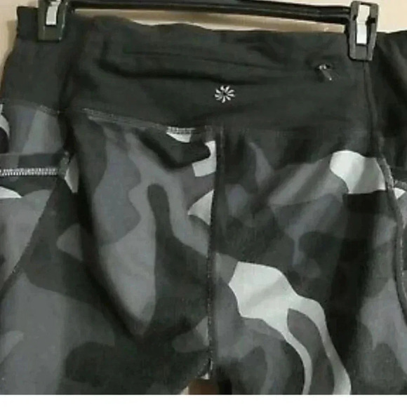 Athleta relay crop 2.0 - Picture 4 of 9